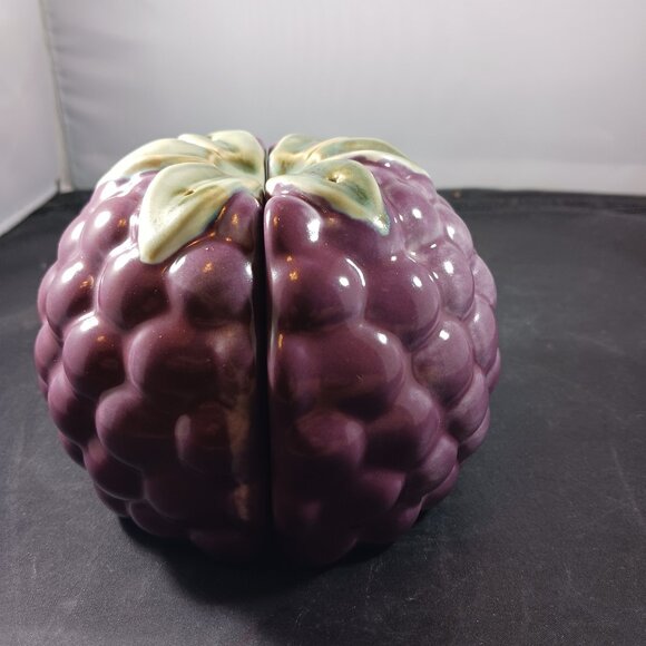 Large Ceramic Purple Grape Salt And Pepper Shakers - Picture 1 of 11
